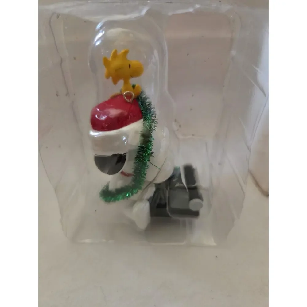 Hallmark 2009 “Once Upon A Holiday” Snoopy The PEANUTS Gang Limited Quantity- O